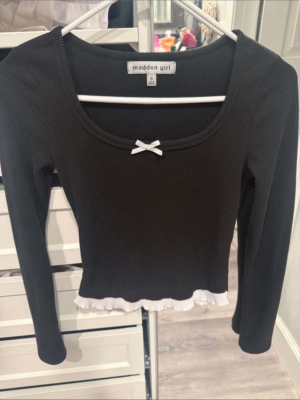 Madden Girl Black Long-Sleeve Ribbed Top with White Trim Bow
